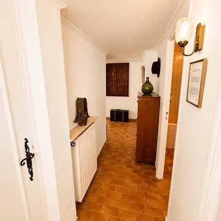 Quiet With Private Garden Apartamento